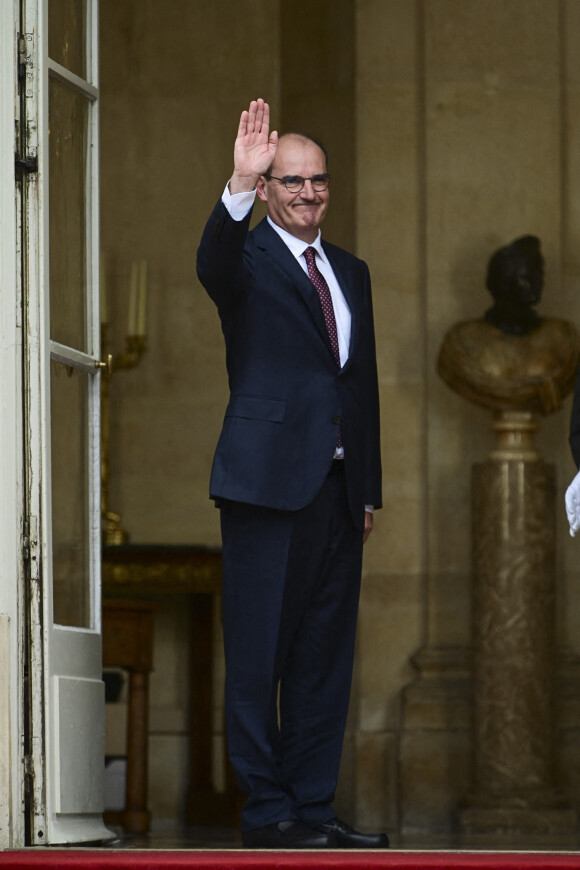 Passation de pouvoir à Matignon entre Edouard Philippe et Jean Castex, nouveau Premier ministre. Paris, l'été dernier. © JB Autissier / Panoramic / Bestimage