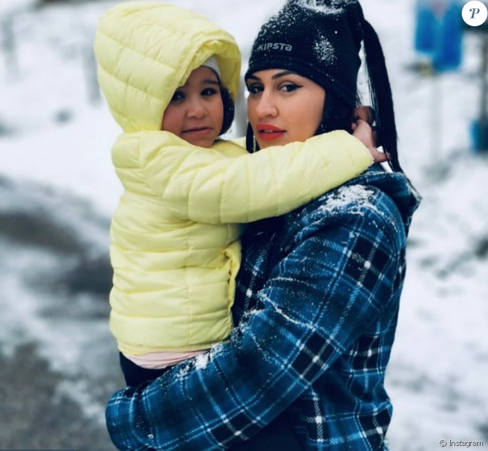 Jessica Da Silva en famille sur Instagram (Décembre 2020).