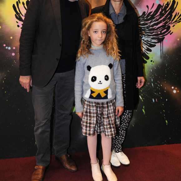 François Berléand, sa compagne Alexia Stresi et leur fille Lucie à la générale de la comédie musicale "Emilie Jolie" au théâtre Comédia à Paris le 27 octobre 2017. © Patrick Carpentier / Bestimage