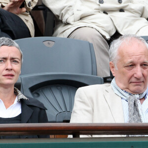 François Berléand et sa compagne Alexia Stresi - 9e jour des internationaux de France de Roland-Garros. Le 4 juin 2012.