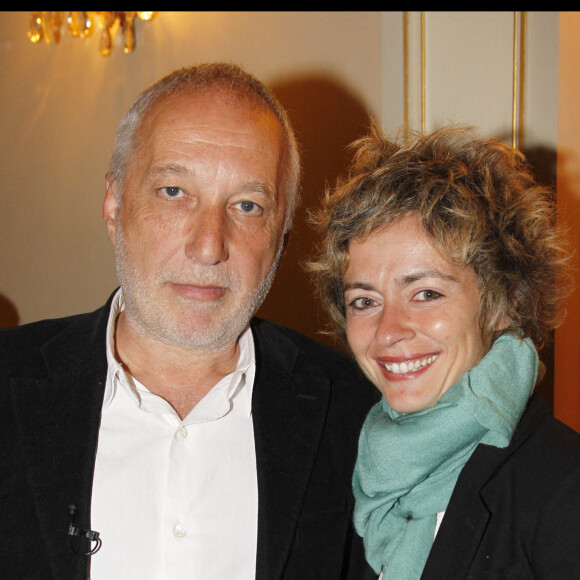 François Berléand et sa compagne Alexia Stresi - 10e édition du prix "Ciné Roman carte noire" à l'hôtel Plaza Athénée de Paris.