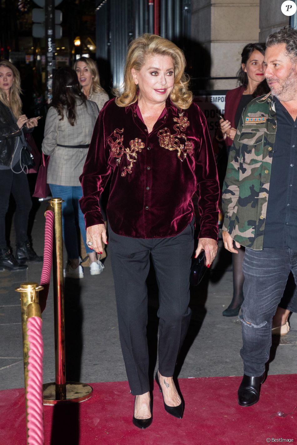 Exclusif - Catherine Deneuve - Arrivées à la soirée "House of Tilbury hosted by Charlotte Tilbury", pour célébrer le lancement de sa collection de maquillage chez Sephora, à l'Hôtel du Duc à Paris. Le 18 septembre 2019.