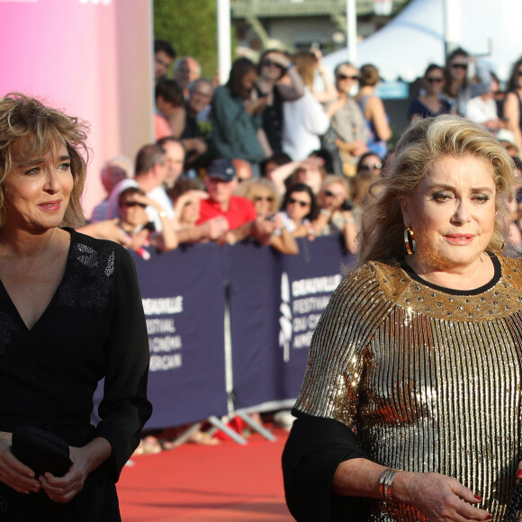 Valeria Golino et Catherine Deneuve - Red carpet de la soirée de clôture du 45e Festival du Cinéma Américain de Deauville. Le 14 septembre 2019. © Denis Guignebourg / Bestimage