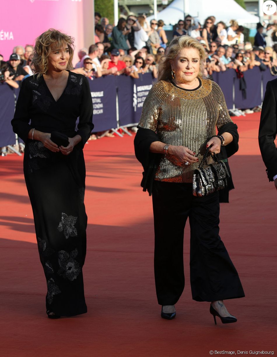 Valeria Golino et Catherine Deneuve - Red carpet de la soirée de clôture du 45e Festival du Cinéma Américain de Deauville. Le 14 septembre 2019. © Denis Guignebourg / Bestimage