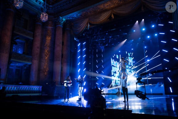 Exclusif - Hatik, Jok'air et le cirque "Les folies Gruss" - Enregistrement de l'émission "La grande soirée du 31 à Versailles", qui sera diffusée sur France 2. Le 15 décembre 2020 © Tiziano Da Silva - Cyril Moreau / Bestimage