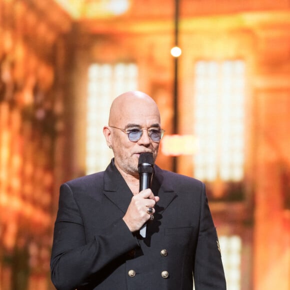 Exclusif -  Pascal Obispo et Stéphane Bern - Enregistrement de l'émission "La grande soirée du 31 à Versailles", qui sera diffusée sur France 2. Le 15 décembre 2020 © Tiziano Da Silva - Cyril Moreau / Bestimage