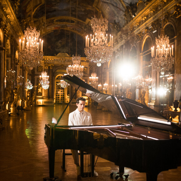 Exclusif - Mika - Enregistrement de l'émission "La grande soirée du 31 à Versailles", qui sera diffusée sur France 2. © Tiziano Da Silva - Cyril Moreau / Bestimage