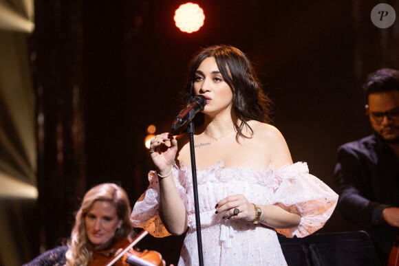 Exclusif - Camelia Jordana - Enregistrement de l'émission "La grande soirée du 31 à Versailles", qui sera diffusée sur France 2. Le 15 décembre 2020 © Tiziano Da Silva - Cyril Moreau / Bestimage