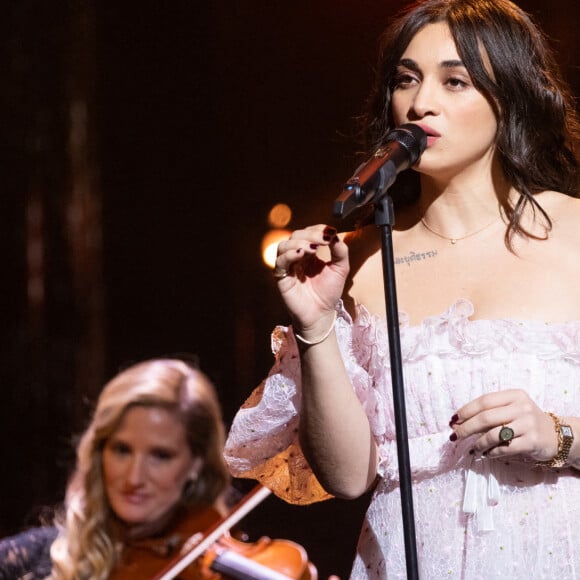 Exclusif - Camelia Jordana - Enregistrement de l'émission "La grande soirée du 31 à Versailles", qui sera diffusée sur France 2. Le 15 décembre 2020 © Tiziano Da Silva - Cyril Moreau / Bestimage