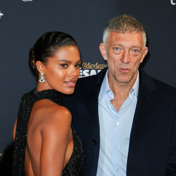 Vincent Cassel et sa femme Tina Kunakey lors du photocall lors de la 45ème cérémonie des César à la salle Pleyel à Paris © Dominique Jacovides / Olivier Borde / Bestimage