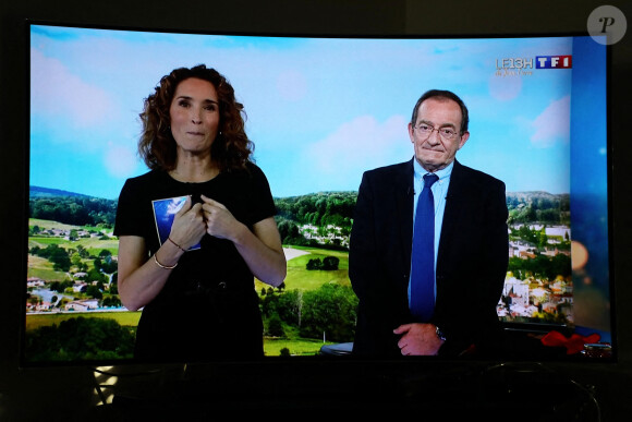 Marie-Sophie Lacarrau, la remplaçante de Jean-Pierre - Dernier JT de Jean-Pierre Pernaut sur TF1 aprés 33 ans de présentation. Paris, le 18 Décembre 2020. © Dominique Jacovides / Bestimage