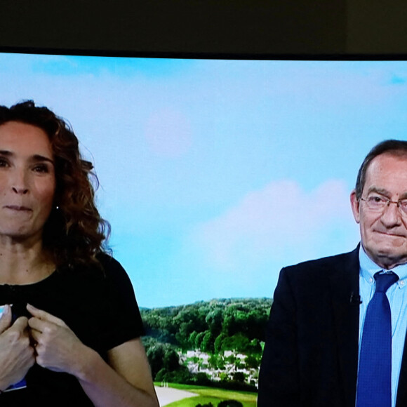 Marie-Sophie Lacarrau, la remplaçante de Jean-Pierre - Dernier JT de Jean-Pierre Pernaut sur TF1 aprés 33 ans de présentation. Paris, le 18 Décembre 2020. © Dominique Jacovides / Bestimage