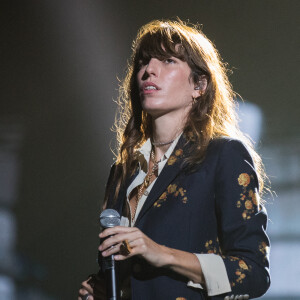 Exclusif -Lou Doillon - Enregistrement de la 2ème partie de soirée de l'émission "La Chanson secrète 6" à la Scène musicale à Paris, qui sera diffusée le 12 décembre sur TF1. Le 8 septembre 2020 Après le succès des précédentes éditions, " LA CHANSON SECRETE ", présentée par N.ALIAGAS et produite par DMLS TV, revient sur TF1. 8 artistes ne savent rien de ce qui va se passer pour eux ! Ils ont accepté de jouer le jeu, de se laisser totalement surprendre, émouvoir, parfois même déstabiliser car ils vont découvrir en même temps que les téléspectateurs une surprise : une chanson qui leur est chère revisitée et réinterprétée par un artiste. Des mises en scène spectaculaires au service de l'émotion... Et des émotions fortes pour l'artiste assis dans le fauteuil grâce à la venue sur le plateau de proches et d'invités inattendus. Les téléspectateurs seront aux premières loges pour vivre ces moments d'intimité musicale rare. © Gaffiot-Moreau / Bestimage