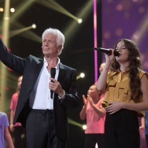 Exclusif - Gérard Lenorman et Erza Muqoli - Enregistrement de l'émission "300 Choeurs chantent Les plus beaux duos" à Paris, qui sera diffusée le 8 janvier 2021 sur France 3. © Tiziano Da Silva / Bestimage