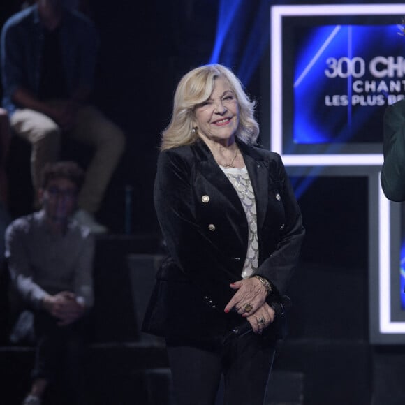 Exclusif - Agustin Galiana et la chanteuse Nicoletta - Enregistrement de l'émission "300 Choeurs chantent Les plus beaux duos" à Paris, qui sera diffusée le 8 janvier 2021 sur France 3. © Tiziano Da Silva / Bestimage