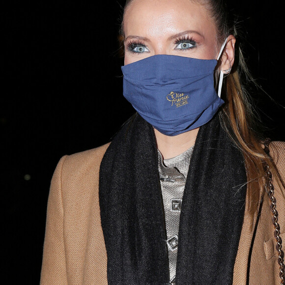 Exclusif - Amandine Petit, Miss France 2021, à son arrivée dans les studios de NRJ à Paris. Le 6 janvier 2021 