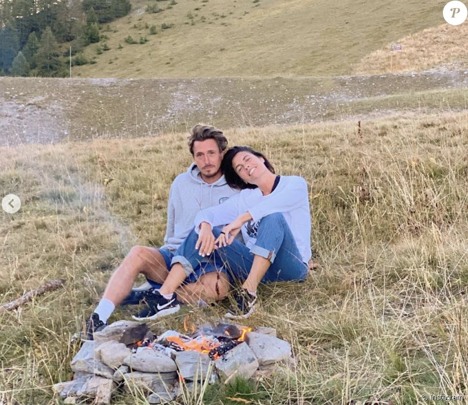 Alessandra Sublet et son amoureux Jordan Deguen lors d'une escapade romantique, sportive et studieuse en août 2020.