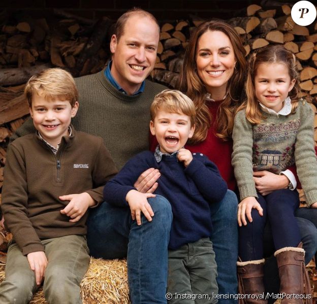 Portrait de famille du prince William, Kate Middleton et leurs trois enfants, George, Charlotte et Louis, pour leur carte de voeux 2021.