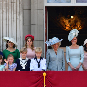 La princesse Eugenie d'York, la princesse Beatrice d'York, Camilla Parker Bowles, duchesse de Cornouailles, Catherine (Kate) Middleton, duchesse de Cambridge, le prince Harry, duc de Sussex, et Meghan Markle, duchesse de Sussex, Peter Phillips, Autumn Phillips, Savannah Phillips, Isla Phillips, le prince Edward, duc de Kent, Lady Helen Taylor et ses filles Eloise et Estella - Les membres de la famille royale britannique lors du rassemblement militaire "Trooping the Colour" (le "salut aux couleurs"), célébrant l'anniversaire officiel du souverain britannique. Cette parade a lieu à Horse Guards Parade, chaque année au cours du deuxième samedi du mois de juin. Londres, le 9 juin 2018.