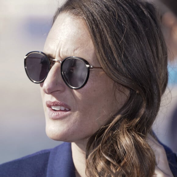 Camille Cottin lors du photocall de "Dix Pour Cent" dans le cadre de Canneseries saison 3 au Palais des Festivals à Cannes le 13 octobre 2020. © Norbert Scannella / Panoramic / Bestimage