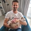 Romain Grosjean dévoile ses blessures aux mains après son accident de Formule 1, sur Instagram.