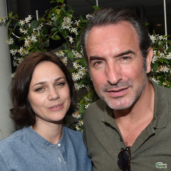 Jean Dujardin et sa femme Nathalie Péchalat au village lors des internationaux de France à Roland Garros le 10 juin 2018. © Veeren / Bestimage 