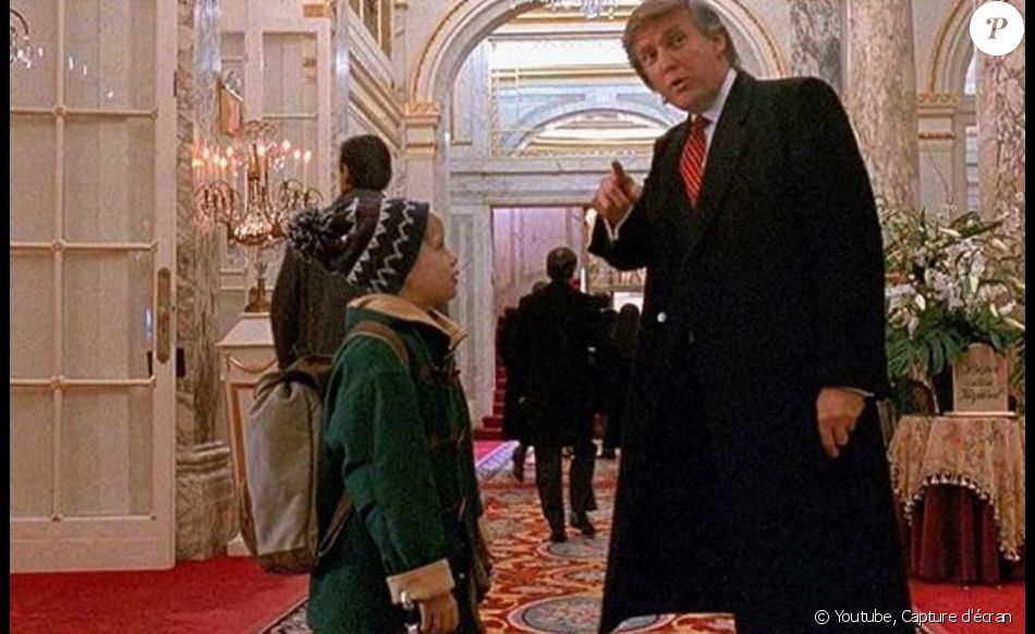 Capture d'écran tirée du fim "Maman j'ai encore raté l'avion" avec Donald Trump - avant qu'il ne soit président - et Macaulay Culkin.