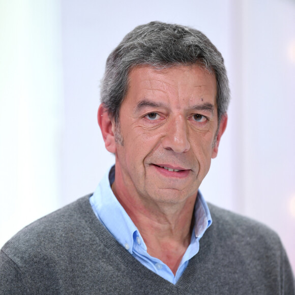 Exclusif - Michel Cymes - Enregistrement de l'émission "Vivement Dimanche prochain" au studio Gabriel à Paris, présentée par M.Drucker et diffusée le 21 avril 2019 sur France 2. Le 10 avril 2019 © Guillaume Gaffiot / Bestimage