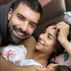 Vincent Queijo, sa fiancée Rym Renom et leur fille Maria-Valentina s'installent à Dubaï.