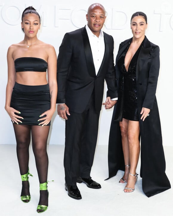 Dr. Dre avec sa femme Nicole Young et sa fille Truly Young - Les célébrités posent avant d'assister au défilé Tom Ford: Autumn/Winter 2020 aux Milk Studios dans le quartier de Hollywood à Los Angeles, le 7 février 2020 