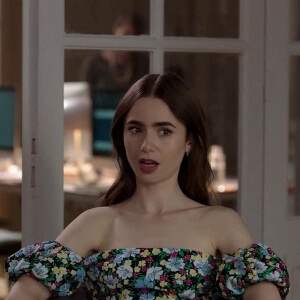 Lily Collins - Bande annonce de la série Netflix "Emily in Paris" créée par D.Star. Le 5 octobre 2020