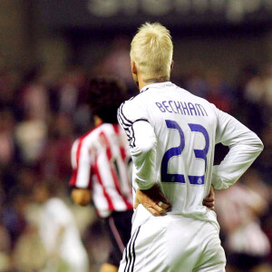 David Beckham, coiffé de cheveux blond platine avec le Real Madrid en 2007.