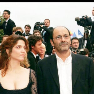 Jean-Pierre Bacri et Agnès Jaoui à la montée des marches du 57e Festival de Cannes en 2004