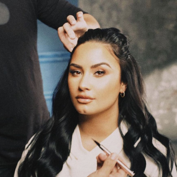 Le maquilleur Rokael Lizama et Demi Lovato. Mars 2020.