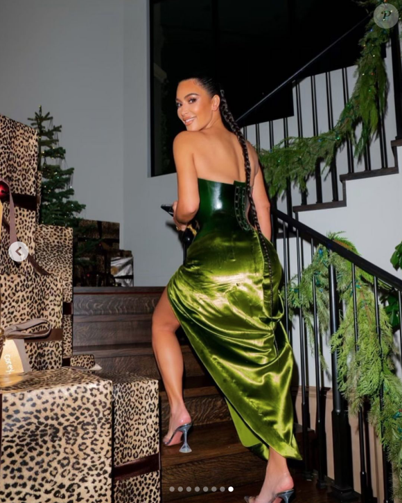 Kim Kardashian fête Noël. Décembre 2020.