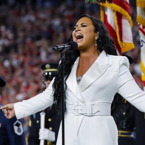 Demi Lovato chante d'hymne national pour le Super Bowl, le 2 février 2020 à San Francisco.