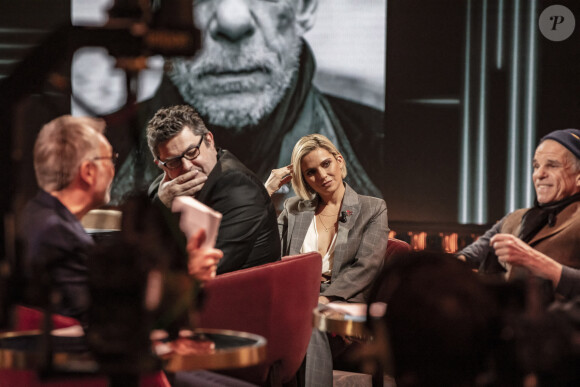 Clara Morgane sur le plateau pendant l'émission On Est En Direct (OEED) , présentée par Laurent Ruquier et diffusée en direct le 16 janvier 2021 sur France 2 à Paris. © Jack Tribeca / Bestimage