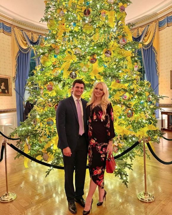 Tiffany Trump et Michael Boulos annoncent leurs fiançailles la veille de la cérémonie d'investiture de Joe Biden à la présidence des États-Unis.