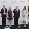 Donald Trump, Melania Trump et ses enfants Donald Trump Jr, Eric Trump, Tiffany Trump et Ivanka Trump à Washington en octobre 2016.