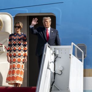 Donald et Melania Trump arrivent à Palm Beach, en Floride, quelques minutes après l'investiture de Joe Biden. @Greg Lovett/The Palm Beach Post via USA TODAY NETWORK /SPUS/ABACAPRESS.COM