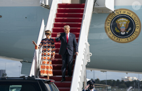 Donald et Melania Trump arrivent à Palm Beach, en Floride, le 20 janvier 2021, quelques minutes après l'investiture de Joe Biden. @Greg Lovett/The Palm Beach Post via USA TODAY NETWORK /SPUS/ABACAPRESS.COM