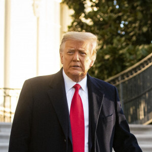 Donald Trump et sa femme Melania quittent définitivement la Maison Blanche à Washington, le jour de l'investiture du nouveau président des Etats-Unis, pour rejoindre la base Andrews et s'envoler pour la Floride à bord de Air Force One une dernière fois. Le 20 janvier 2021