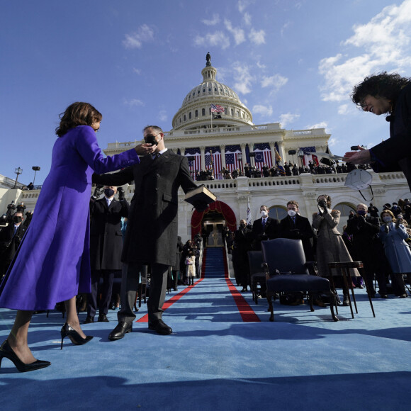 Kamala Harris et son mari Douglas Emhoff à la cérémonie d'investiture du 46ème président des États-Unis et de la vice-présidente au Capitole à Washington. Le 20 janvier 2021.