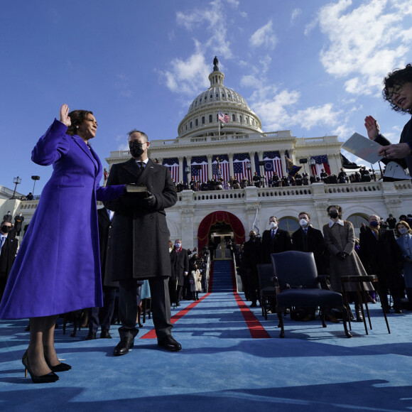 Kamala Harris et son mari Douglas Emhoff à la cérémonie d'investiture du 46ème président des États-Unis et de la vice-présidente au Capitole à Washington. Le 20 janvier 2021.