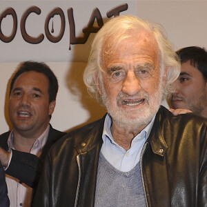 Rémy Julienne, Charles Gérard et Jean-Paul Belmondo - Lancement du "Wall of fame de Choco-Story" avec l'empreinte en chocolat des mains de célébrités au musée gourmand du chocolat. Le 15 juin 2016. © Coadic Guirec/Bestimage