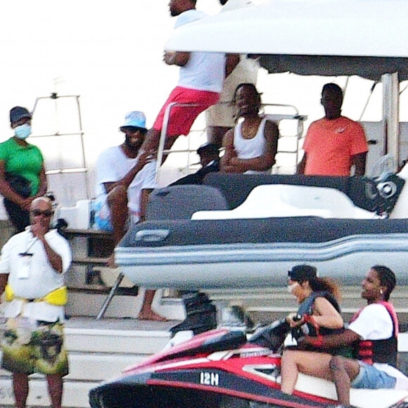 Exclusif - Rihanna et A$AP Rocky s'éclatent en vacances à la Barbade. Le 28 décembre 2020. Ils ont passé les fêtes de Noël ensemble et profité de moments de tendresse sur un yacht.