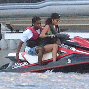 Exclusif - Rihanna et A$AP Rocky s'éclatent en vacances à la Barbade. Le 28 décembre 2020. Ils ont passé les fêtes de Noël ensemble et profité de moments de tendresse sur un yacht.