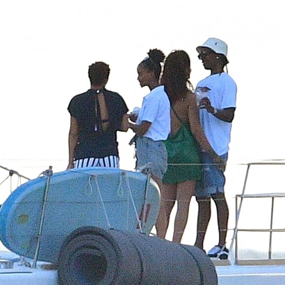 Exclusif - Rihanna et A$AP Rocky s'éclatent en vacances à la Barbade. Le 28 décembre 2020. Ils ont passé les fêtes de Noël ensemble et profité de moments de tendresse sur un yacht.