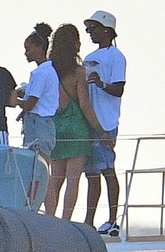 Exclusif - Rihanna et A$AP Rocky s'éclatent en vacances à la Barbade. Le 28 décembre 2020. Ils ont passé les fêtes de Noël ensemble et profité de moments de tendresse sur un yacht.