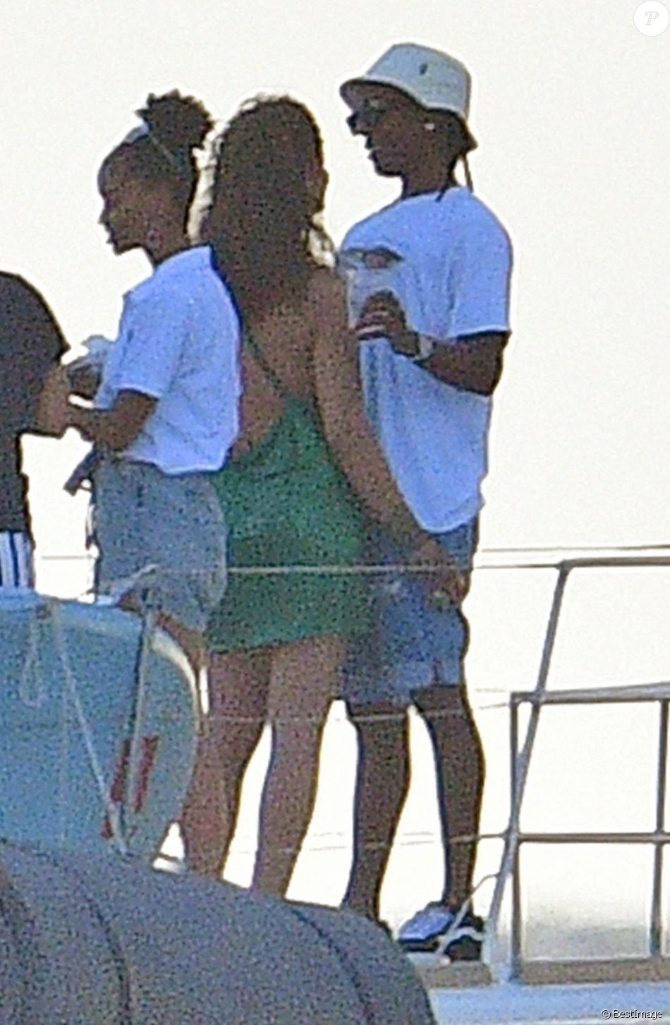 People: Rihanna et A$AP Rocky en couple, le baiser qui confirme tout (photos)